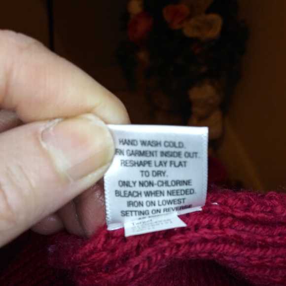 Merona Red Popcorn Stitch Toggle Front Cardigan - Picture 9 of 10